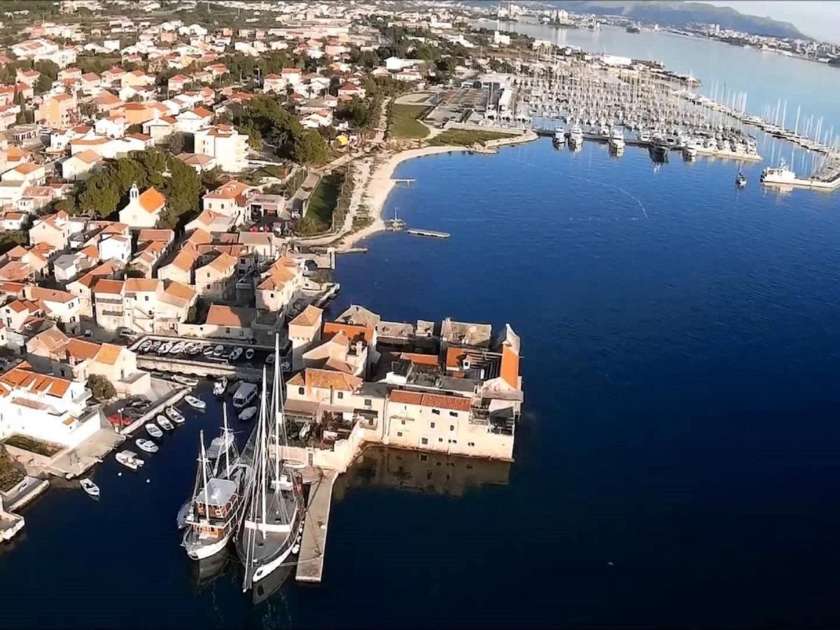 Apartment In Dalmatia Near The Sea Kaštela エクステリア 写真