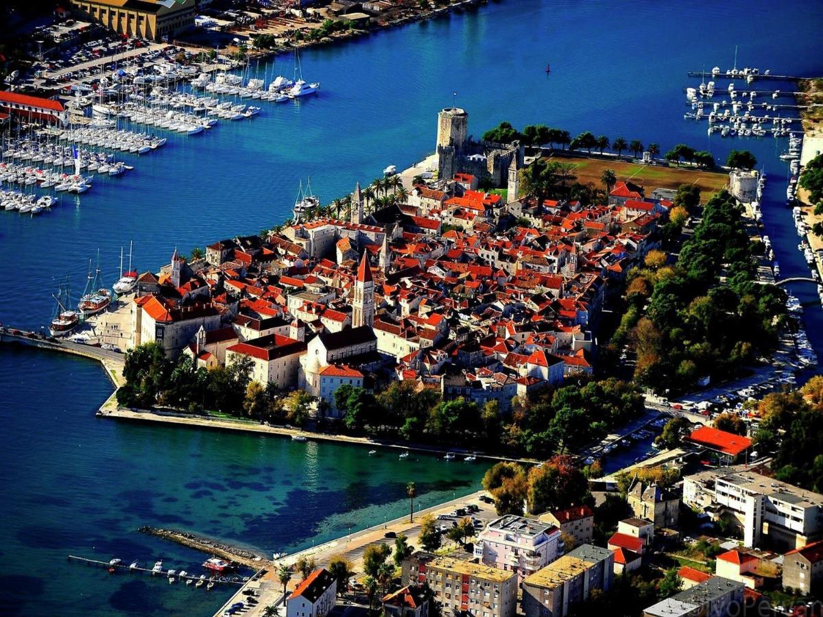 Apartment In Dalmatia Near The Sea Kaštela エクステリア 写真